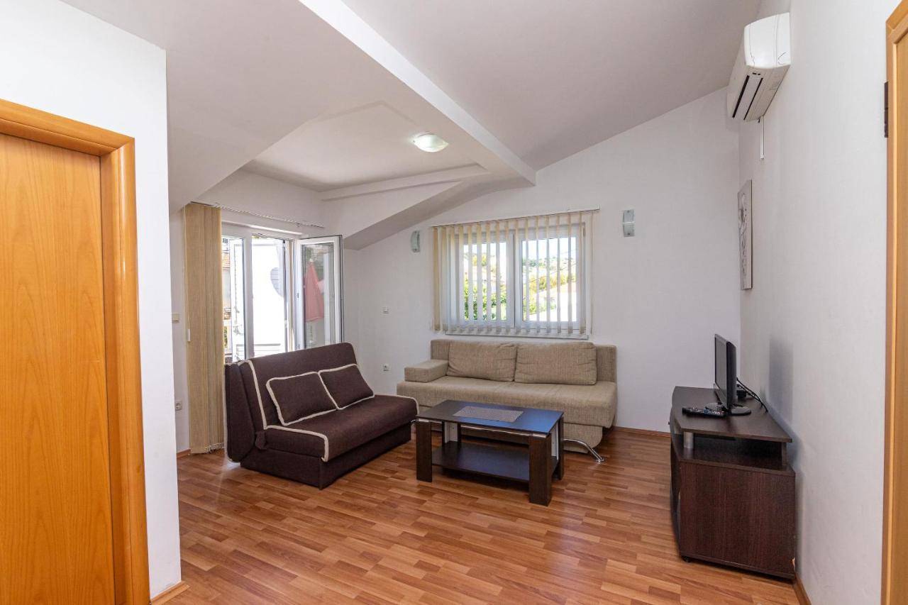 Apartment Janja *
