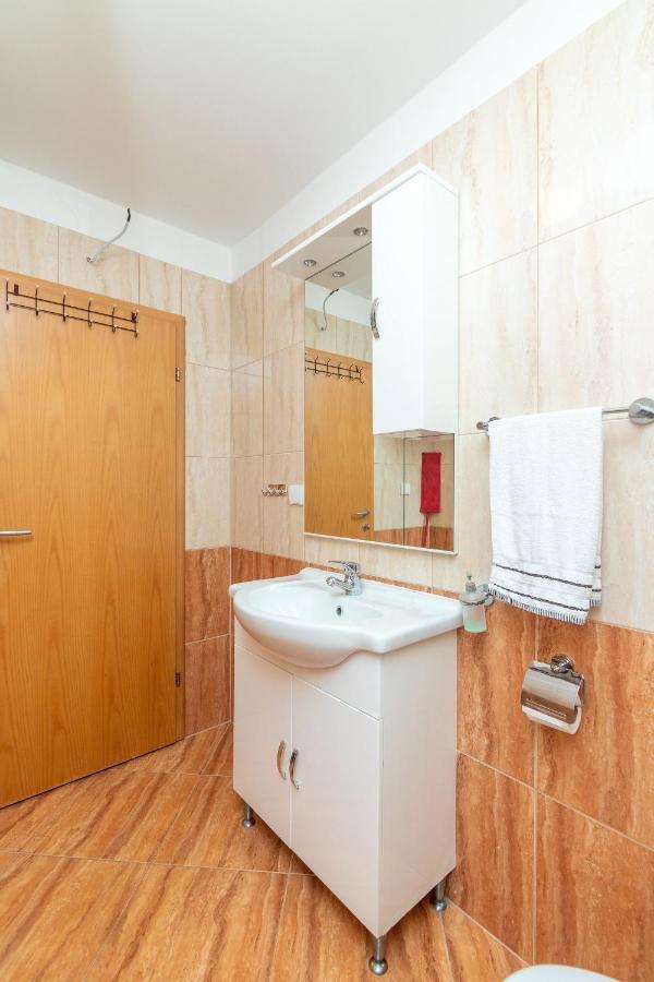 Janja Apartment *